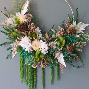 Couronne Liane, réalisée en fleurs séchées et stabilisées par Soeurettes